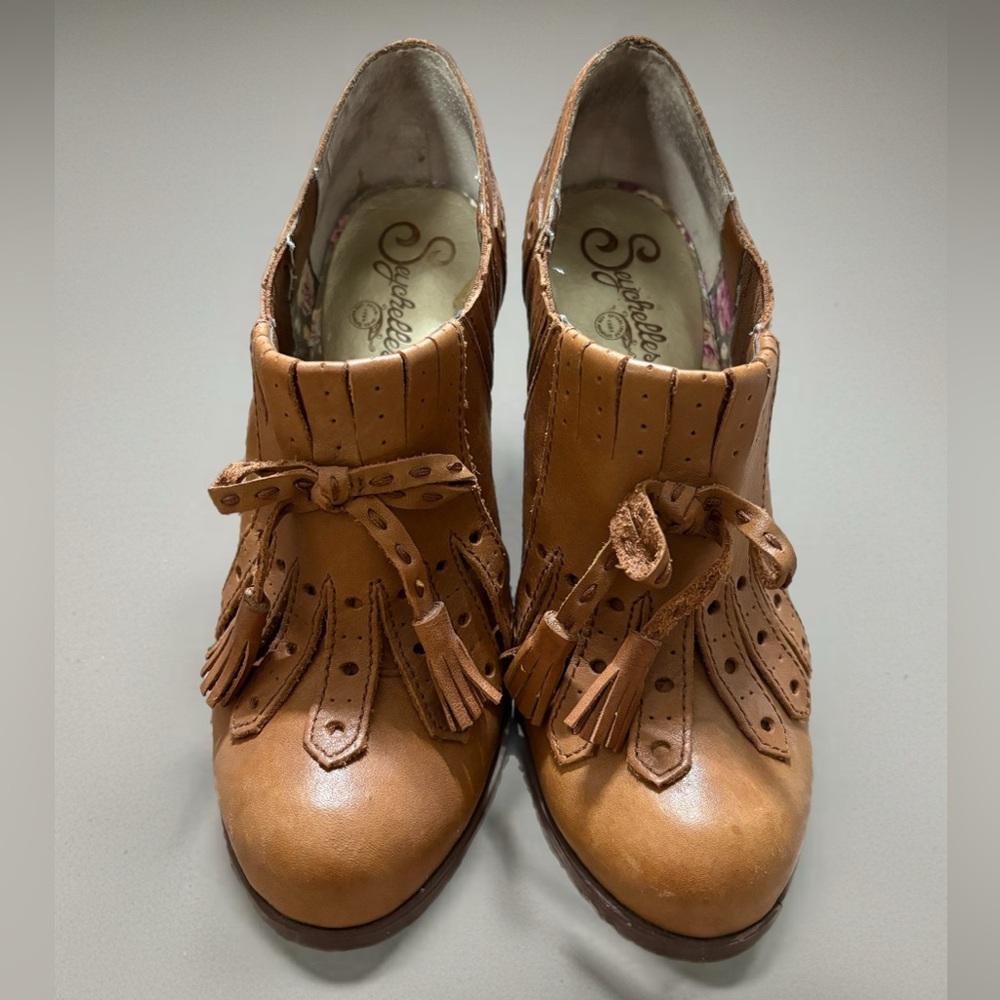 Seychelles Cognac Leather Tassel Fringe Oxford Heels